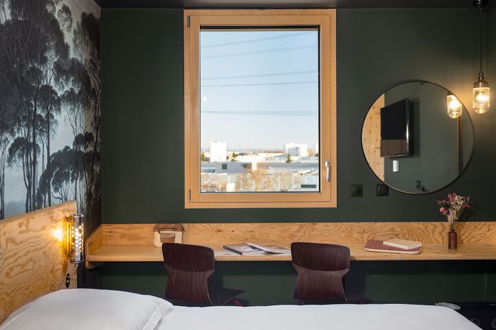 Room 7 of 34