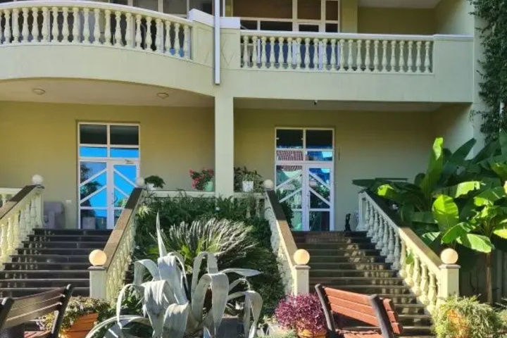 Hotel 4 of 11