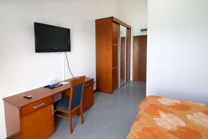 Room 11 of 46