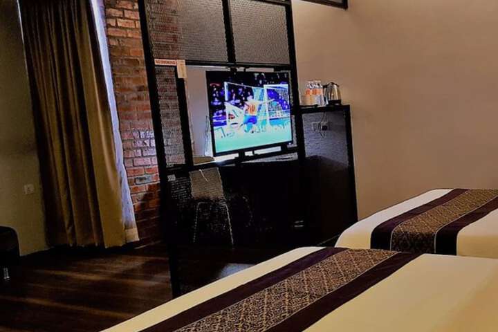 Room 36 of 43