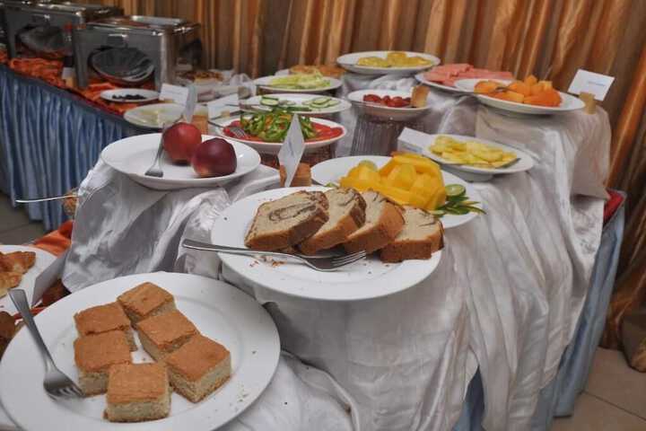 Dining 48 of 61