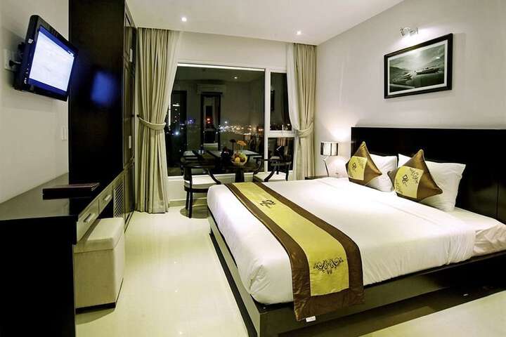 Room 10 of 48