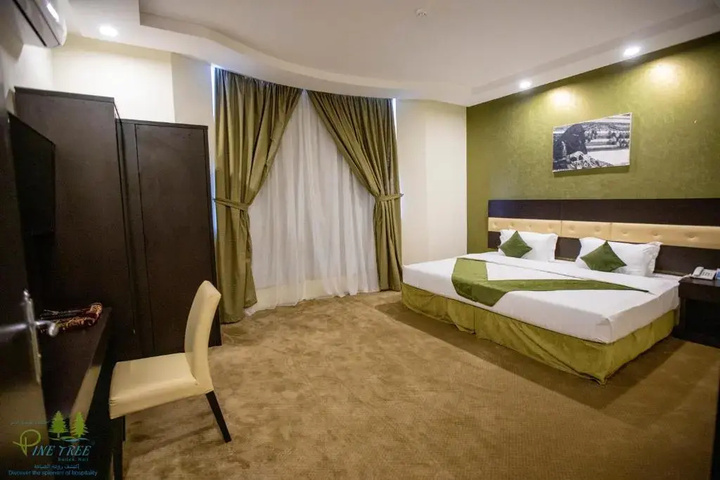 Room 14 of 18
