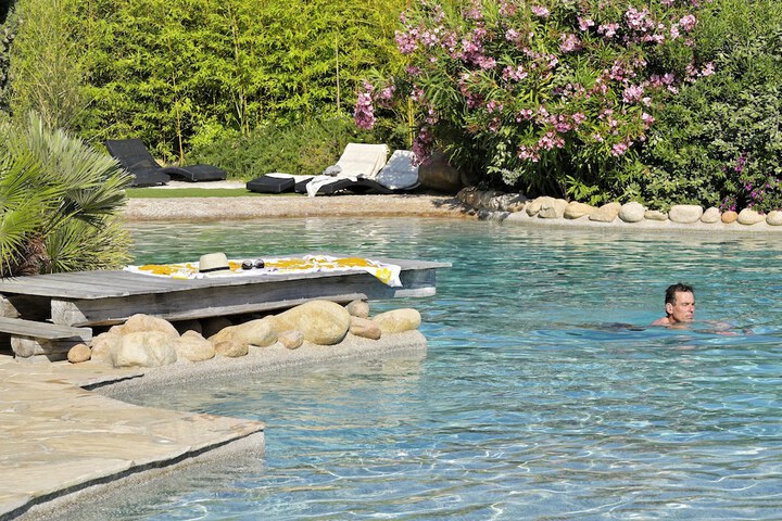 Pools & Facilities