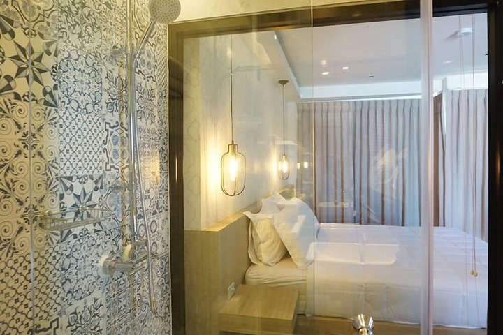 Room 36 of 48