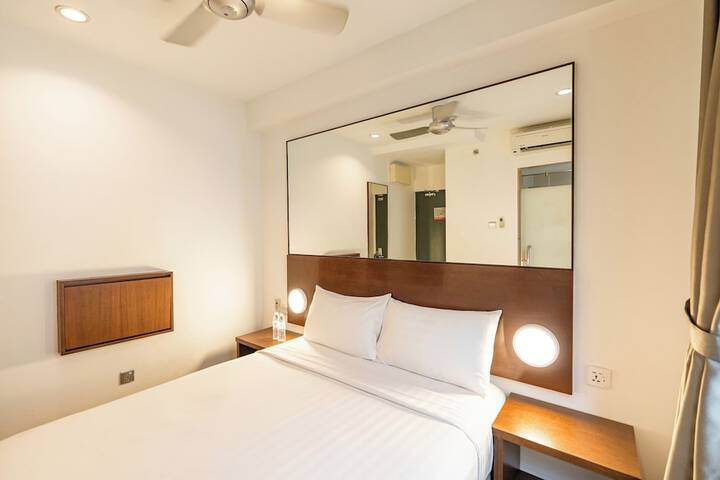 Room 13 of 40