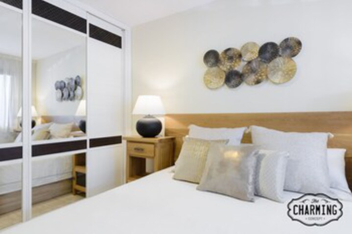 Room 5 of 18