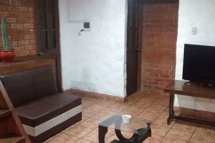 Room 8 of 12