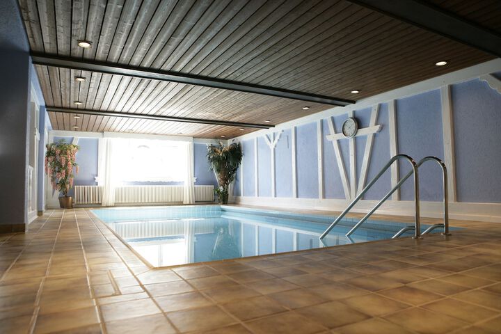 Pool Hotel