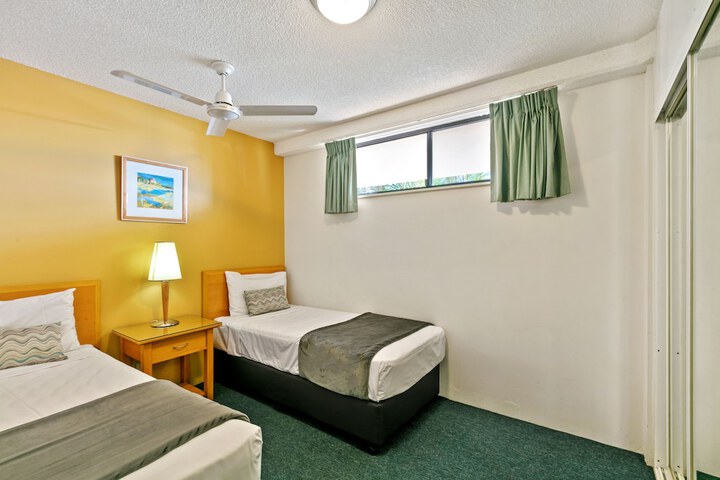 Room 16 of 208