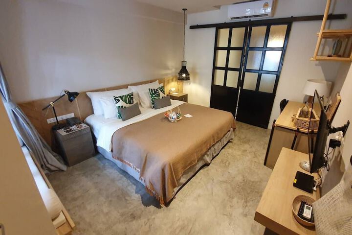 Room 60 of 158