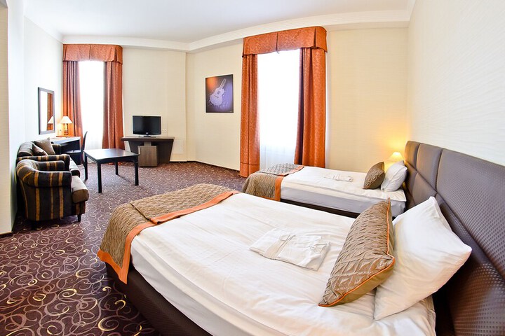Room 27 of 71