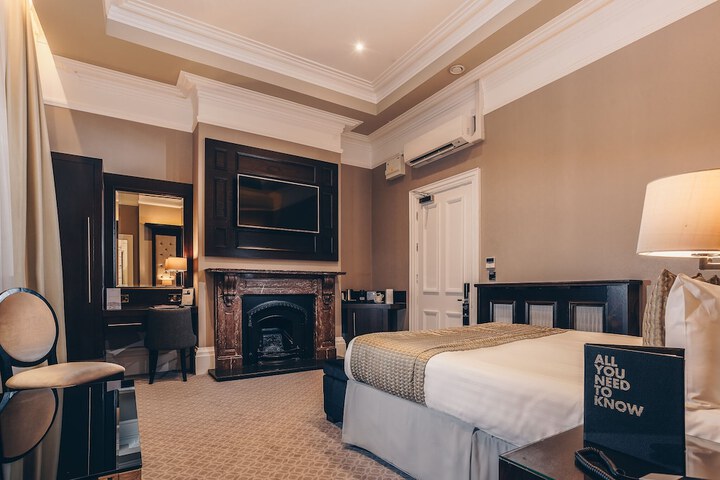 Room 32 of 86
