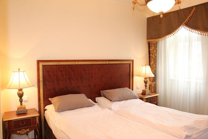 Room 4 of 49