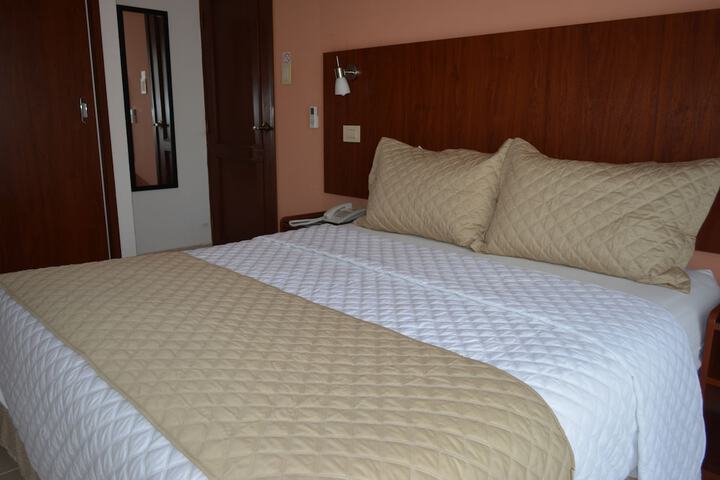 Room 28 of 122