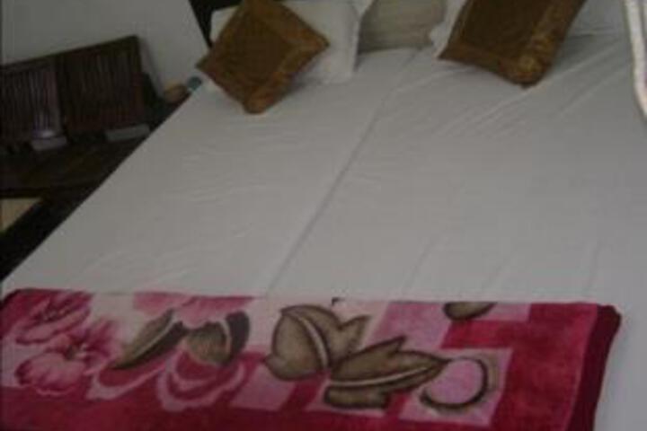 Room 4 of 5