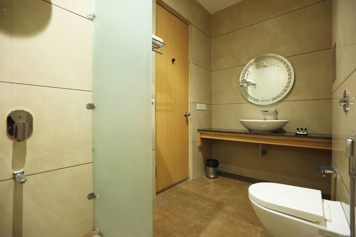 Room 12 of 21