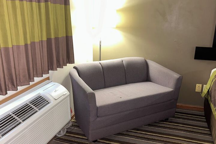 1 Queen Bed (6 of 28)
