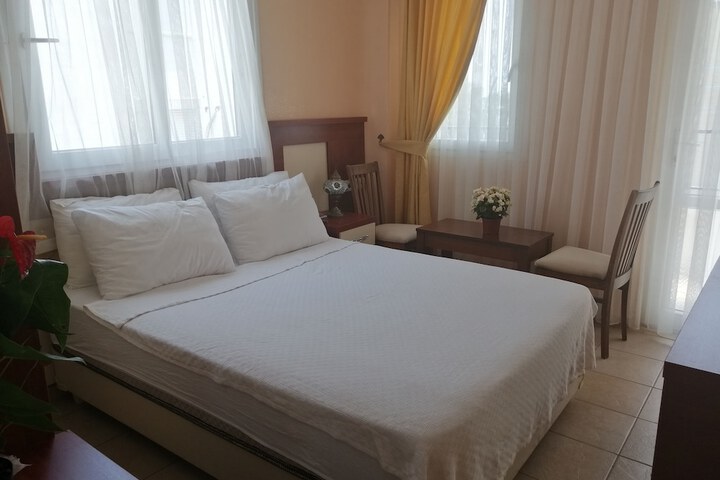 Room 3 of 27