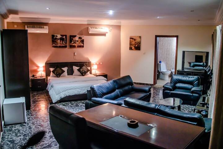 Room 12 of 21