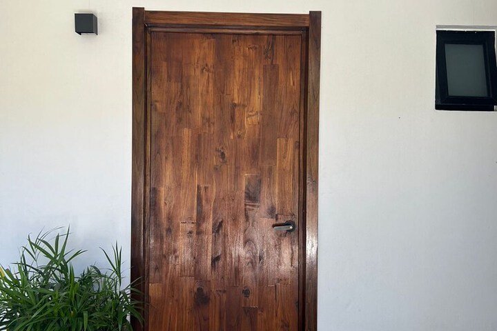 Room 4 of 32