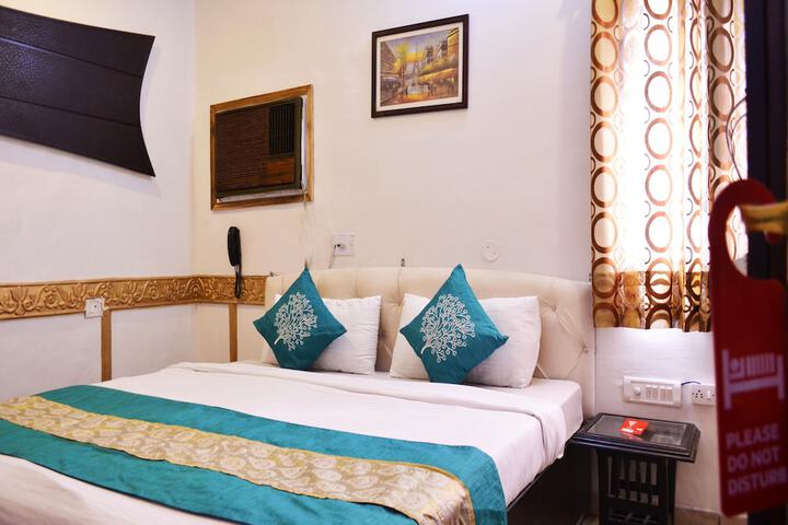 Room 13 of 20