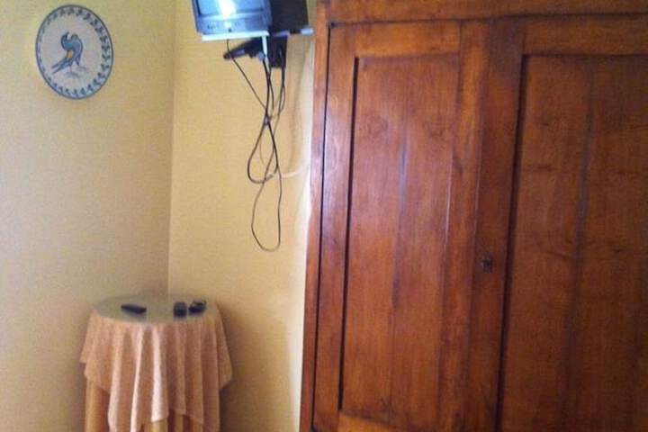 Room 12 of 15