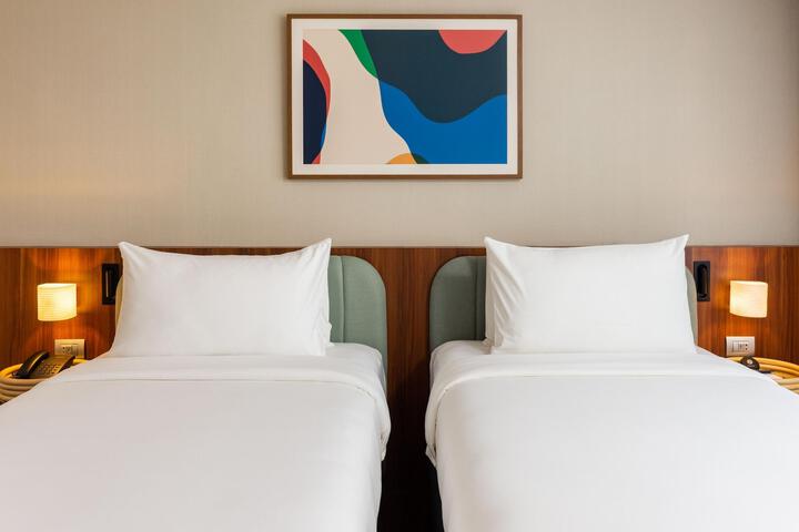 Room 2 of 71