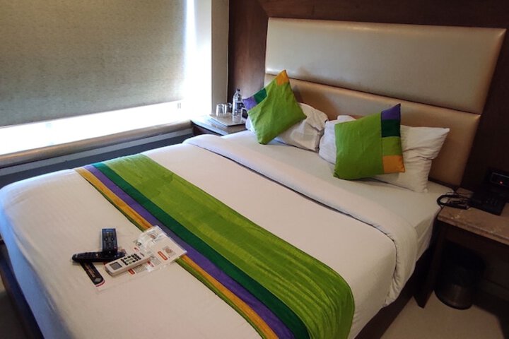 Room 2 of 14