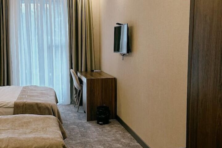 Room 14 of 36