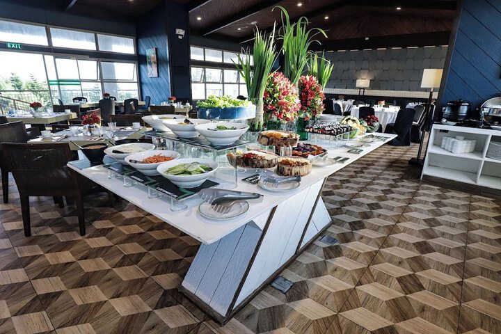 Dining 95 of 130