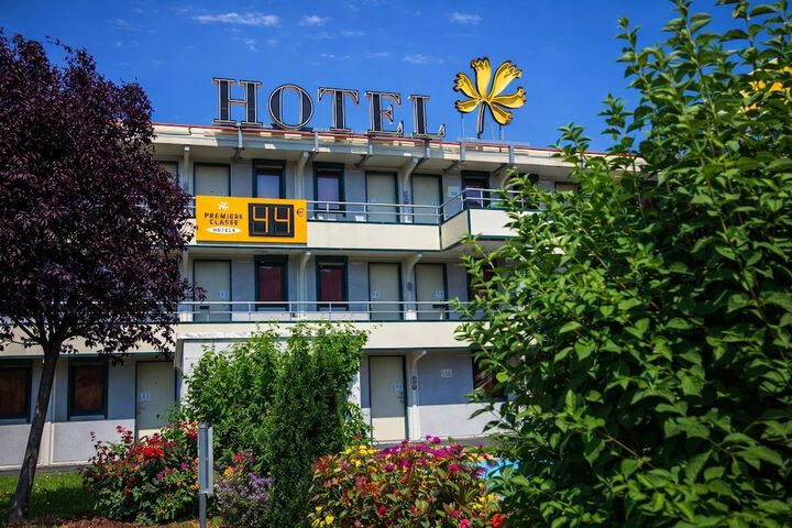 Hotel 24 of 27
