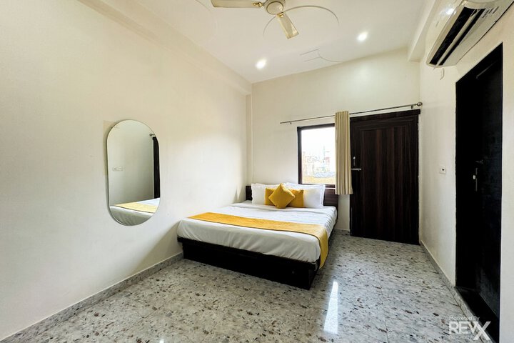 Room 4 of 36
