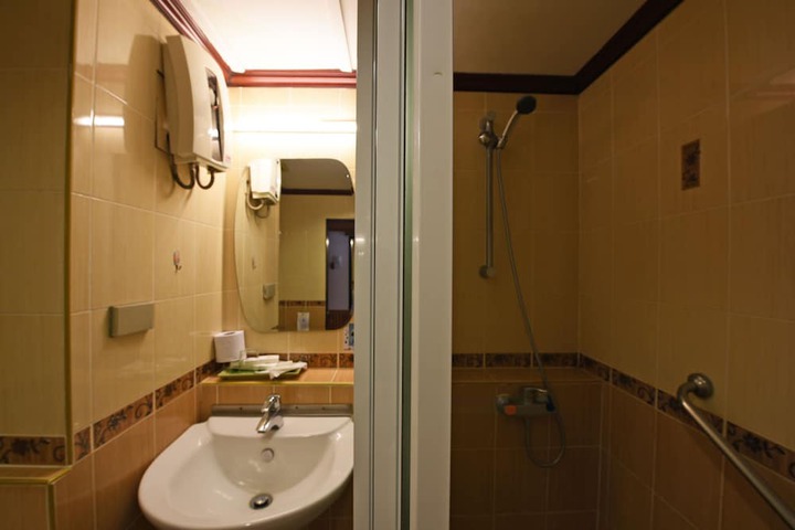 Room 23 of 41