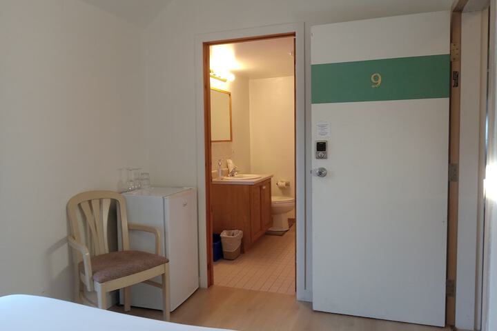 Room 60 of 183