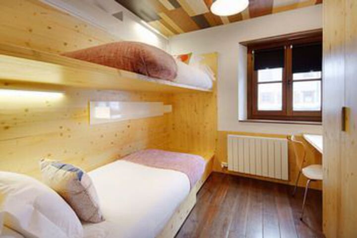 Room 10 of 27