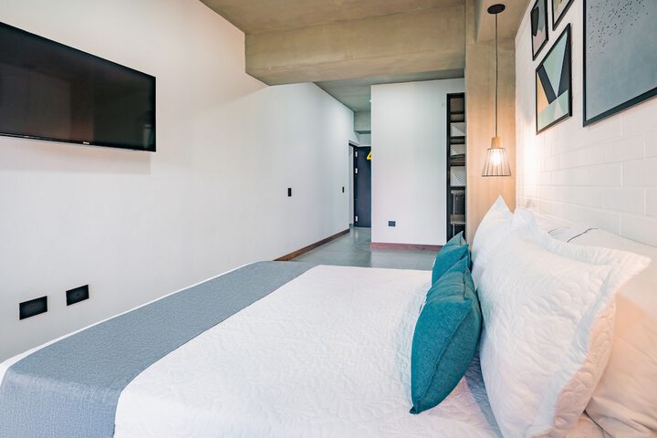 Room 9 of 19