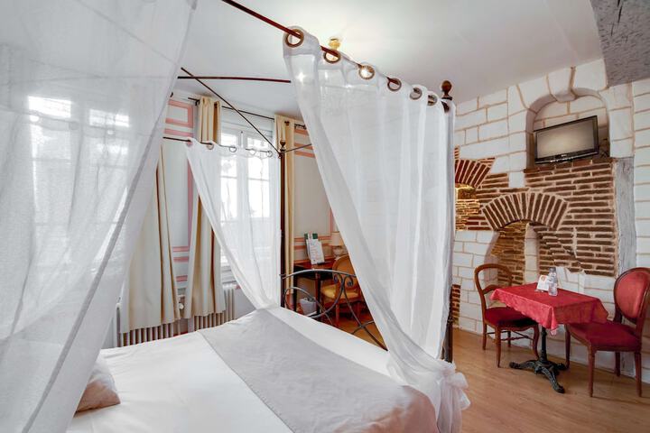 Room 29 of 54
