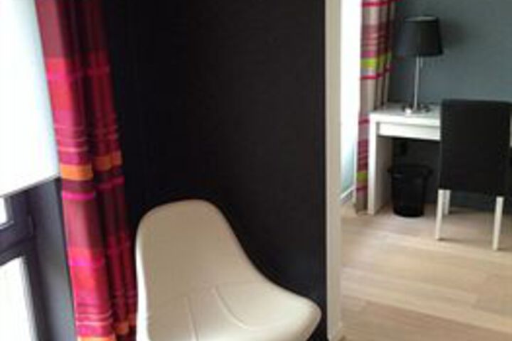 Room 37 of 48