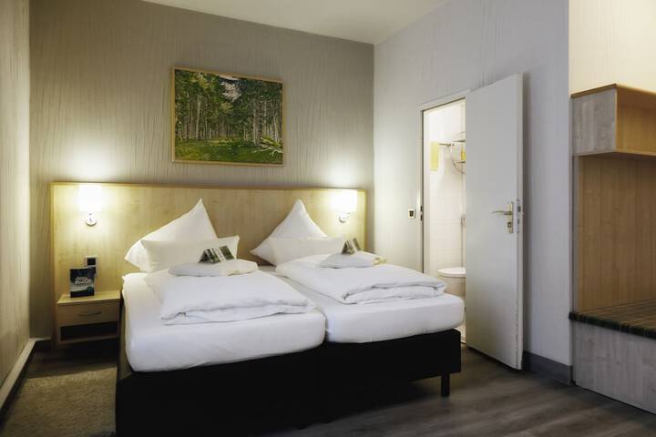 Room 10 of 209