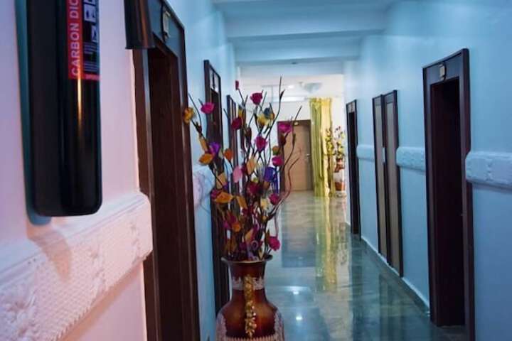 Ballroom/Hall 27 of 38
