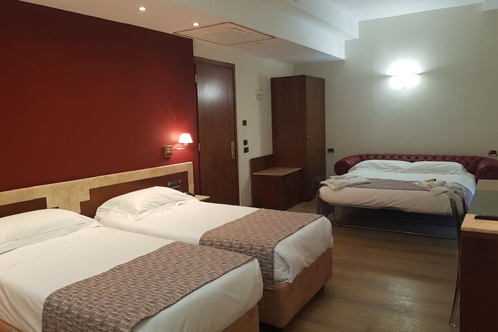 Room 21 of 37