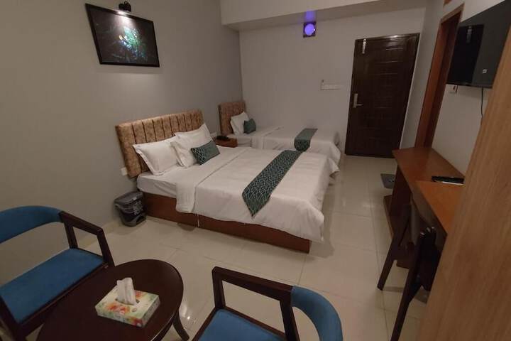 Room 35 of 73