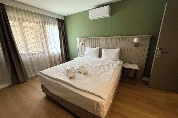 Room 48 of 222