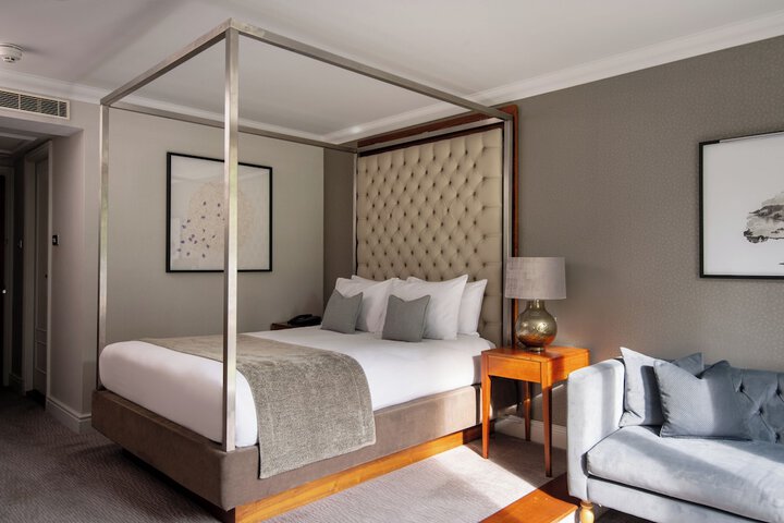 Room 15 of 52