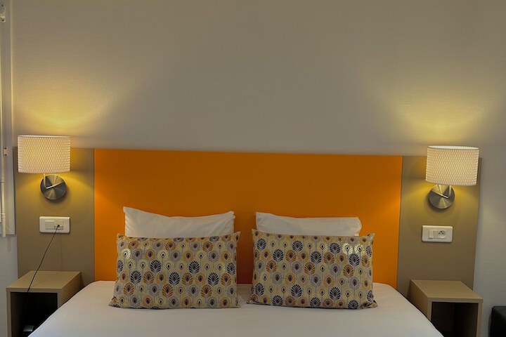 Room 23 of 43