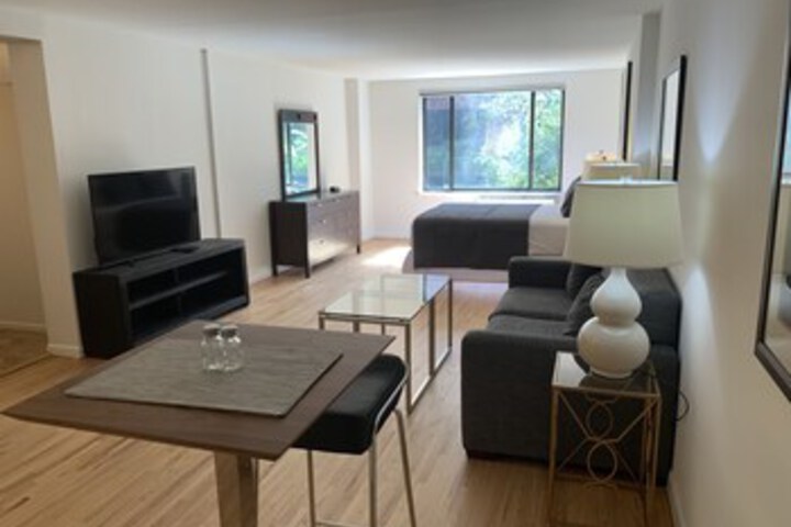 Room 10 of 37