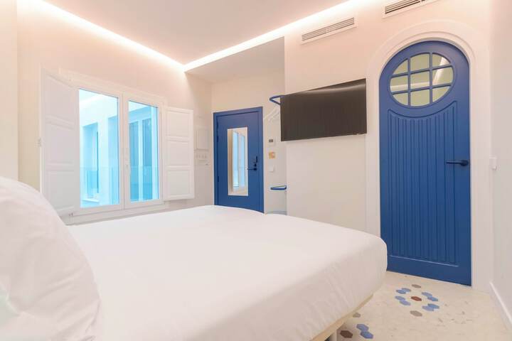 Room 12 of 77