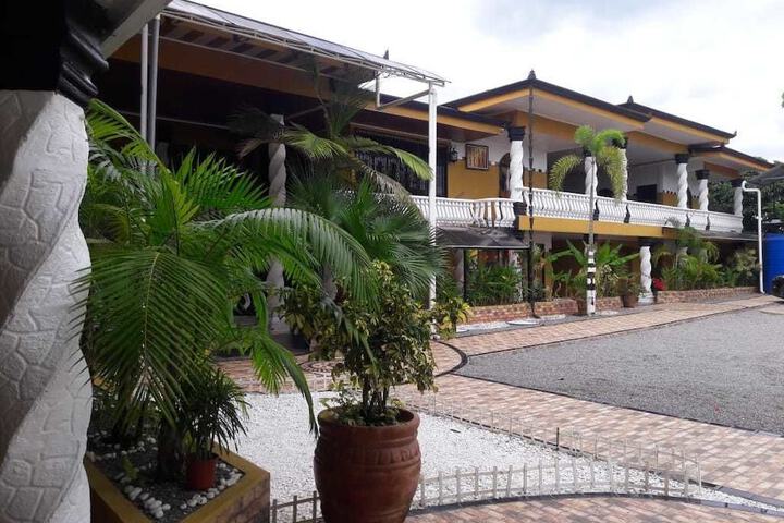 Hotel Exterior 53 of 68