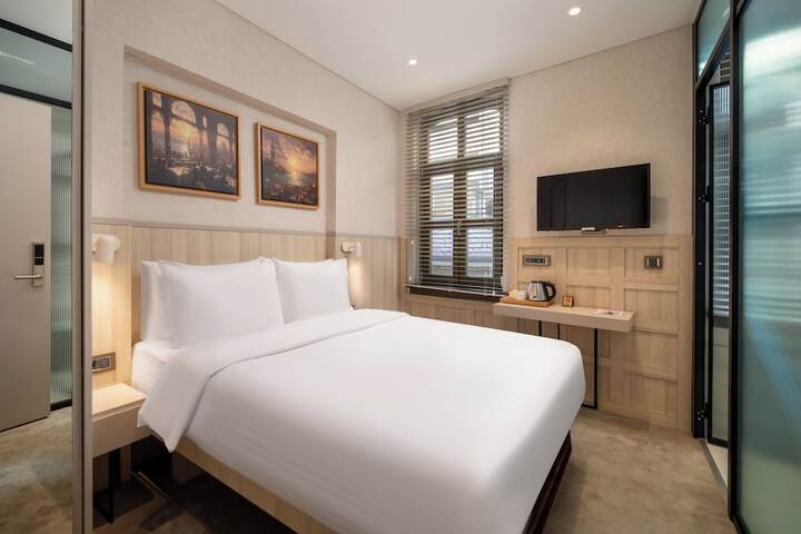 Room 10 of 40
